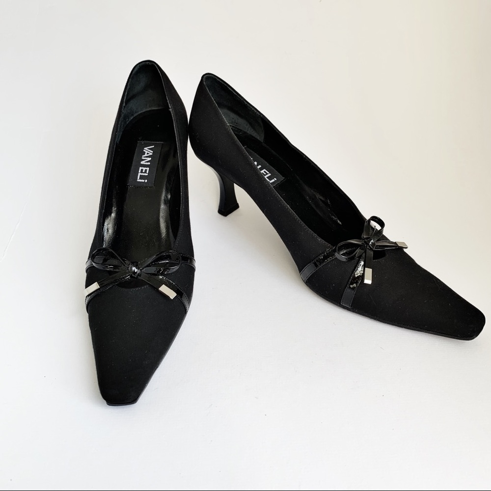 VANELi Pointed Toe Heel- Patent Tie Detail - Sz.9